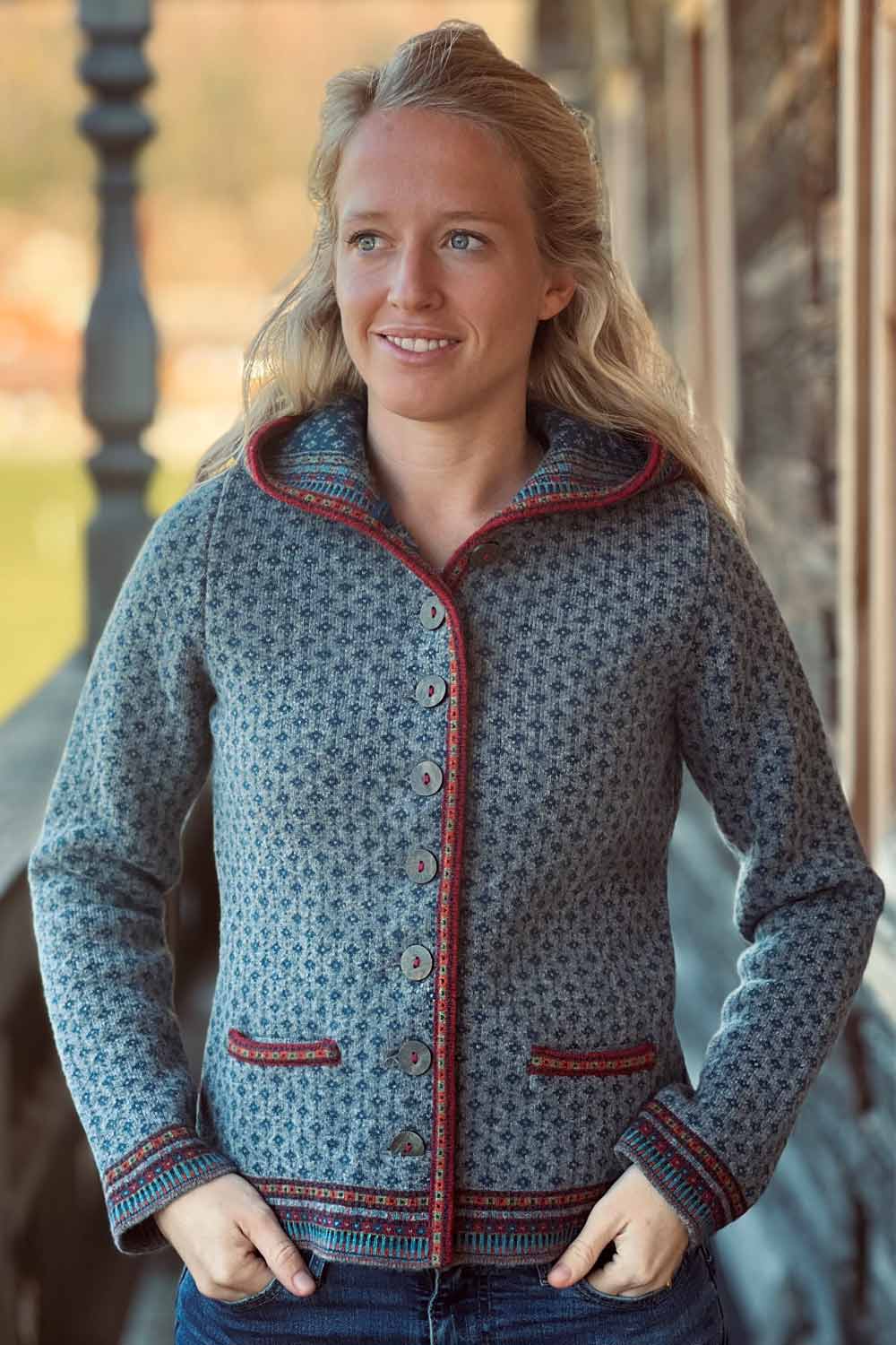damen-strickjacke-mit-kapuze-689obt-1.jpg