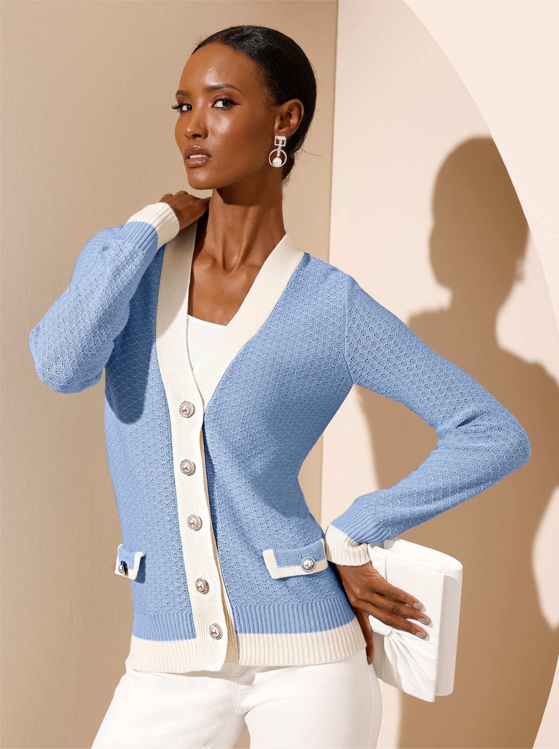 kurz-strickjacke-155yne-1.jpg