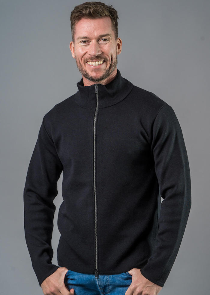 strickjacke-schwarz-herren-460pvj-1.jpg